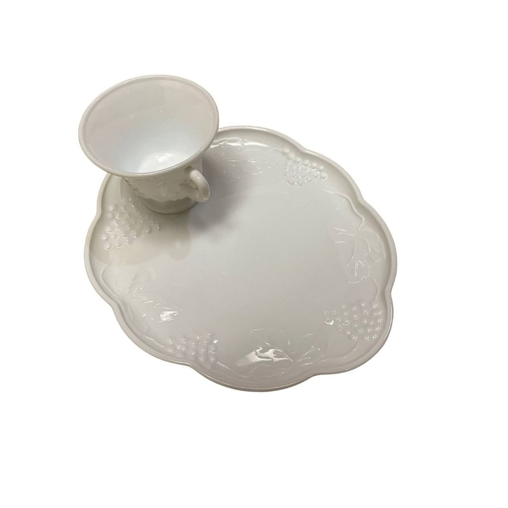 Vintage INDIANA‎ HARVEST White Milk Glass Harvest Grape Embossed Lunch Cup Plate
